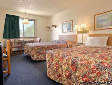 Motel Super 8 By Wyndham Columbus Extérieur photo