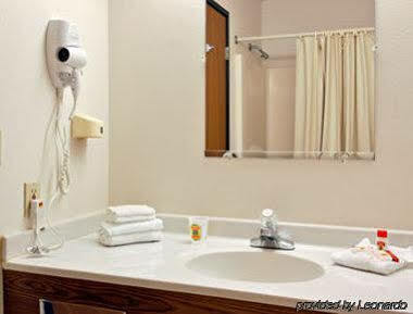 Motel Super 8 By Wyndham Columbus Extérieur photo